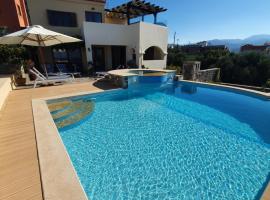 Villa Azure Sea, Istron, hotel en Istron