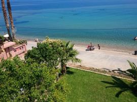 xanthi's sea front villas, hotel cerca de Patras Industrial Zone, Vrachnaiika