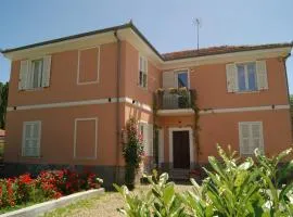 Il Melo Antico - appartamenti in villa d'epoca nel cuore del Monferrato