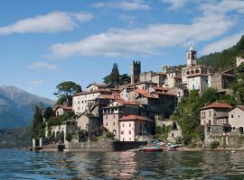 Casa Rosa, hotel dengan parking di Dervio