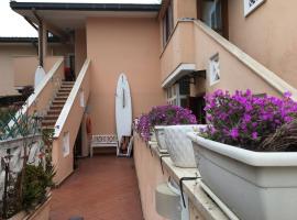 House Turi, hotel v destinaci Ardea