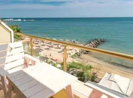 Iris Beach Hotel