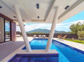 New and stylish Villa Bruna with 32sqm heated pool, sauna, billiard and media room