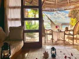 Casa na Praia Tofo- beach front hotel