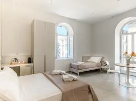 Lux Caracciolo