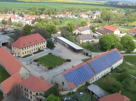 Ferienwohnung Landwirtschaftliches Gut Taentzler – hotel z parkingiem w mieście Hecklingen