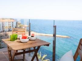 LA CALA BEACH DELUXE Apartments: L'Ametlla de Mar'da bir otel