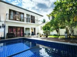 Villa Whitney