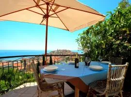 casa vista mare con wifi, AC nelle 4 camere da letto e parcheggio privato