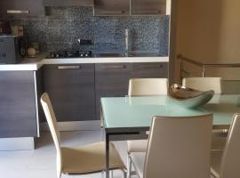 Appartamento moderno, hotel near Le Castella Castle, Le Castella