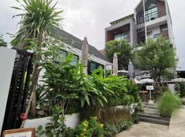 DAAD FAH home and cafe: Phetchaburi şehrinde bir otel