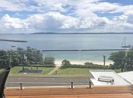 Classic View 1, 1 49 Victoria Parade - panoramic water views, aircon and Wifi