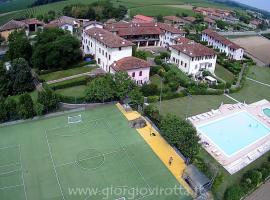 DESIGNcontrodesign, villa in Desenzano del Garda