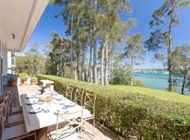 Corlette Waterfront 2 Waterfront Luxury WI FI Aircon Boat Parking