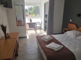 La Canotte, hotel v destinaci Saint-Julien-en-Born