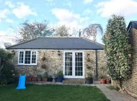 cosy cottage annex in Fairlop