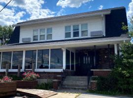 Twin Lakes Creamery, Grill & Inn, hotel u gradu Leitchfield