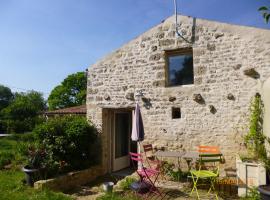 La Remise, cabana o cottage a Coulonges-sur-lʼAutize