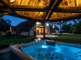 La Grange de Léonie Chambres d'hôtes Piscine et Spa Calme et à 5min A71 A20 A85, hotel a Vierzon