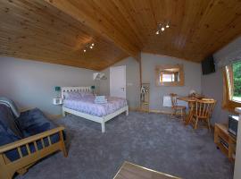 The Cabin @ Willowmere (Garden Log Cabin)