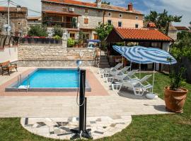 Holiday Home Darko, hôtel à Svetvinčenat