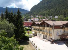 Hotel Garni Relax, romantisches Hotel in Fai della Paganella