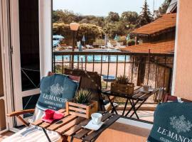 La Mer Apartment, hotel em Rogachevo