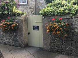 The Hollow Bed and Breakfast, hotel near Bakewell Golf Club, Great Longstone