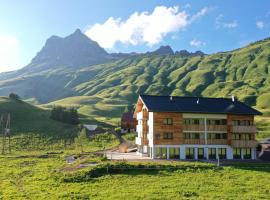 apart-wolf-arlberg, hotelli Warthissa lähellä maamerkkiä Jageralpbahn