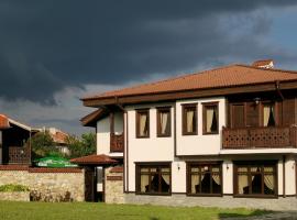 Възрожденски комплекс Чардакъ Сопот – hotel w mieście Sopot