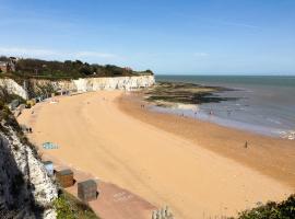 Seaview - Cheviot Court, self catering accommodation in Broadstairs