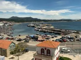 Piso en el malecón de Riveira con vistas a las Rias Baixas. Ideal para familias. 140m