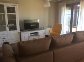 Precioso adosado a 5 minutos de la playa de Miño, hotel i Miño