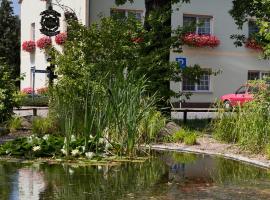 Hotel & Gasthaus Zum Eichenkranz, hotel with parking in Luckenwalde