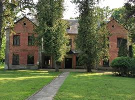 Hotel Kārklu Muiža, guest house in Jelgava