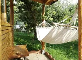 Relax Eaza - Casa cu Hamac、コンスタンツァのシャレー