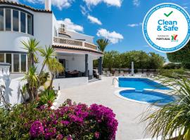 Casa Laranja Three bedroom Villa, hotel s bazénem v destinaci Loulé