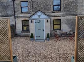 Quirky Cottage - Dogs Welcome - Free 24 hr Cancellation's, hotel di Corsham