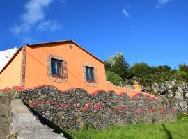 Casa Boa Onda, מלון עם חניה בLajes das Flores