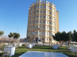 Royal NJ Hotel, hotel di Borg El Arab