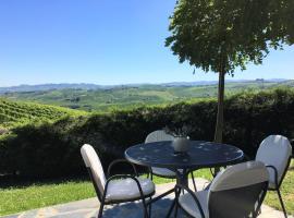 Holiday Home Cannubi in Barolo, cottage in Barolo