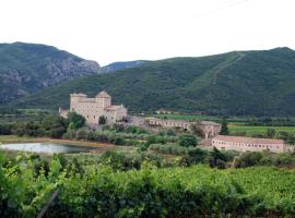 Castell de Riudabella, viešbutis mieste Vimbodí, netoliese – Pobleto vienuolynas