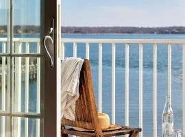 The Harbor Front Inn