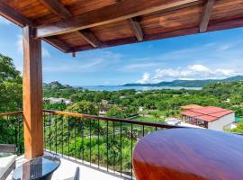 2-Bedroom Ocean-View Condo with Pool, villa em Playa Flamingo