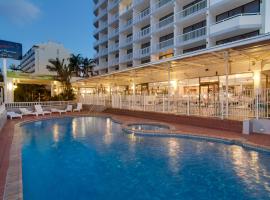 Acacia Court Hotel, hotel near Marina Mirage, Cairns