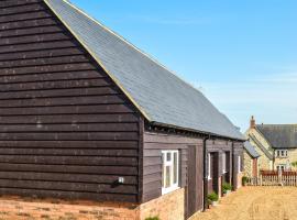 Bluebell Cottage at The Old Tractor Barn, apartemen di Brackley