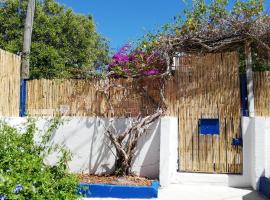16 Casa Azul, self catering accommodation in Alfarim