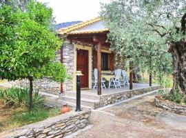 Panos Cottage, holiday rental in Kinira
