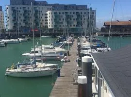 Brighton Marina Floating home