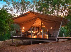 Starry Nights Luxury Camping, luxury tent in Woombye
